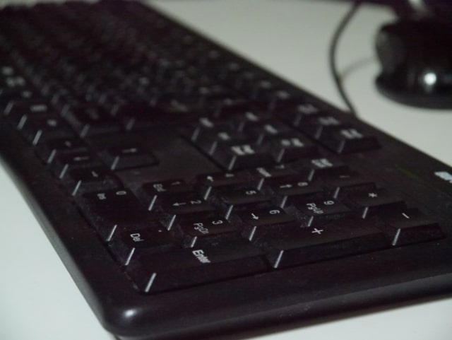 黒色のキーボード